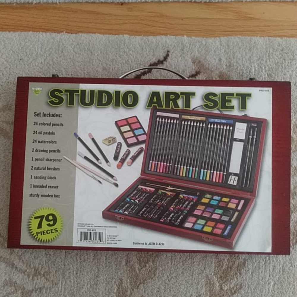 NWT Studio Art Set